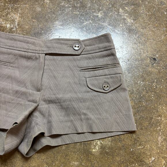 Trina Turk Stretch Chevron Mini Shorts Women's 4 Preppy Minimalist - Picture 2 of 9